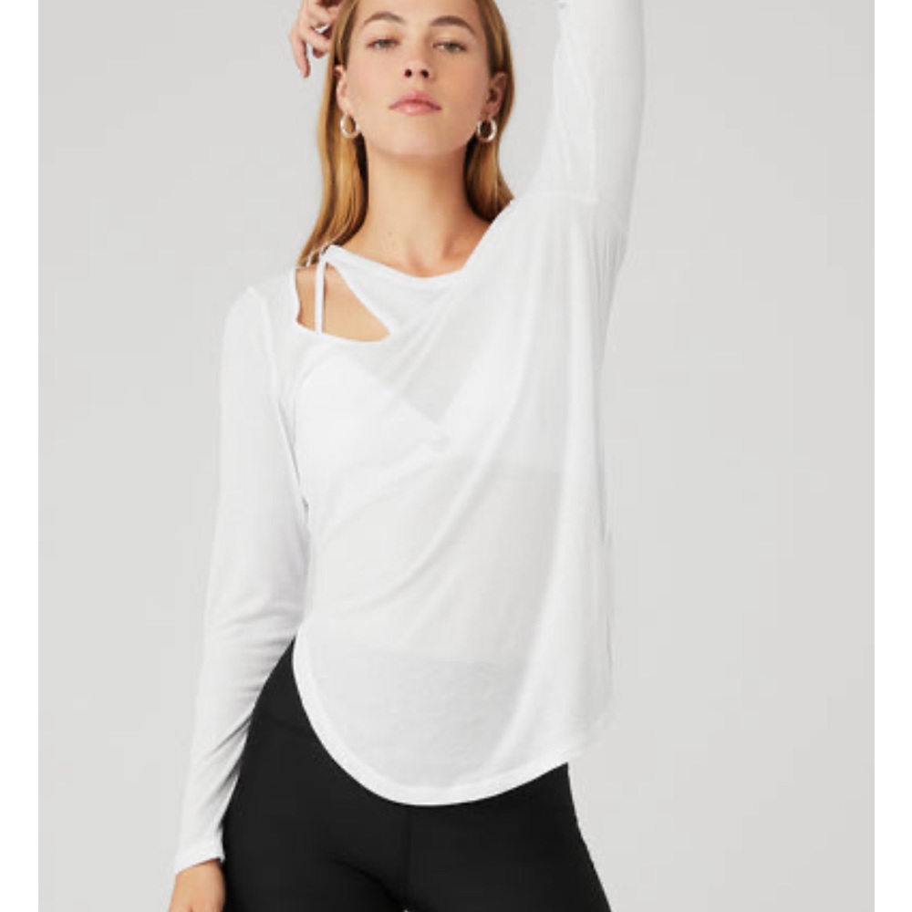 Ribbed Peak Long-Sleeve